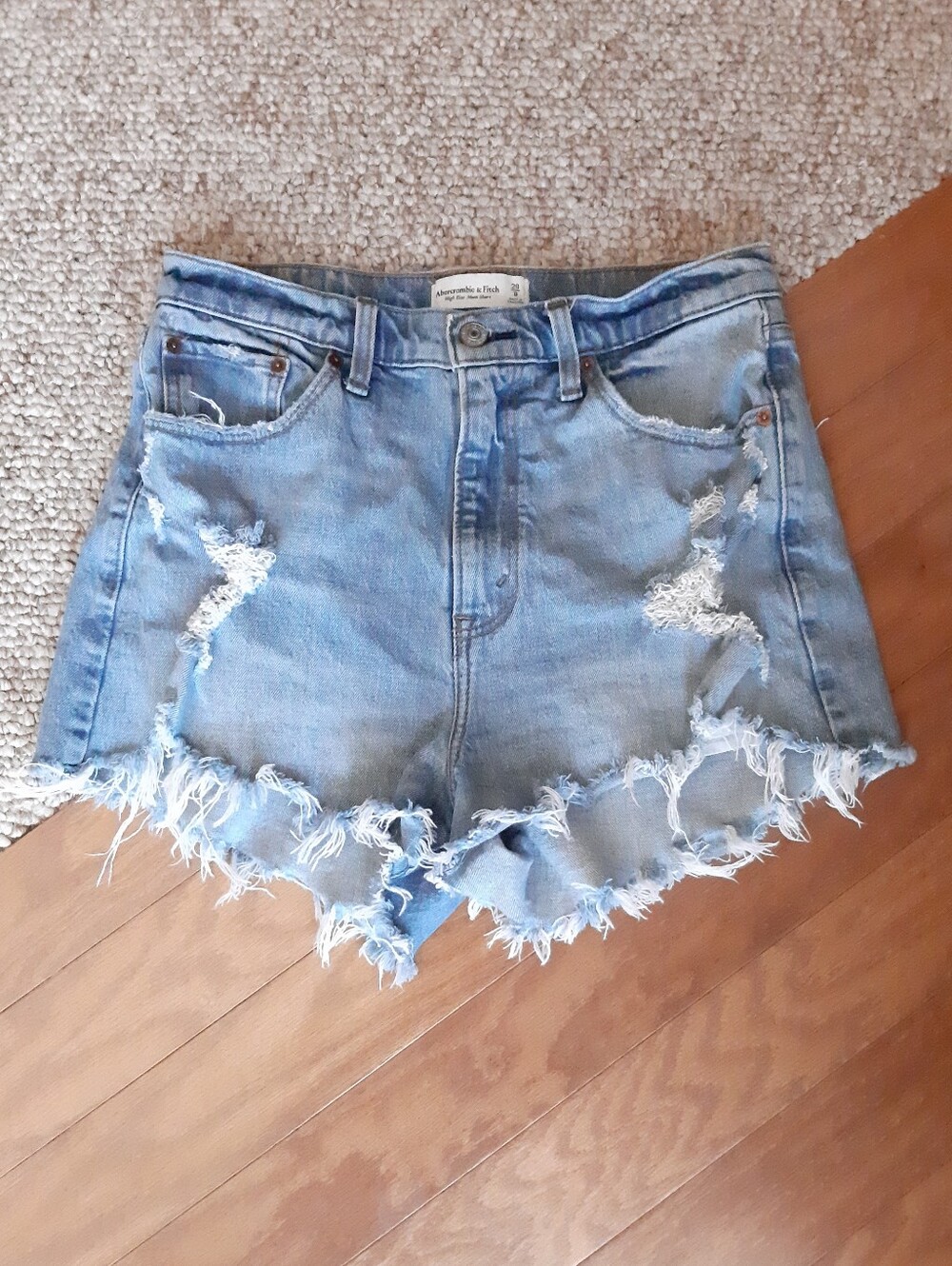 Abercrombie & Fitch Distressed High Rise Mom Shorts size 29/8